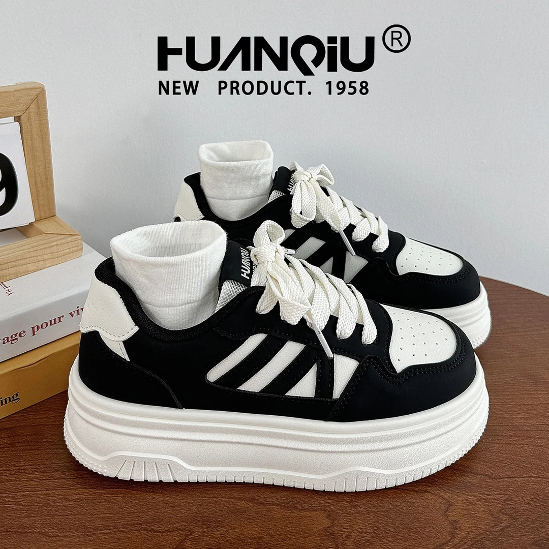 环球黑色鞋子女2025新款春季厚底增高百搭板鞋小众运动休闲小黑鞋