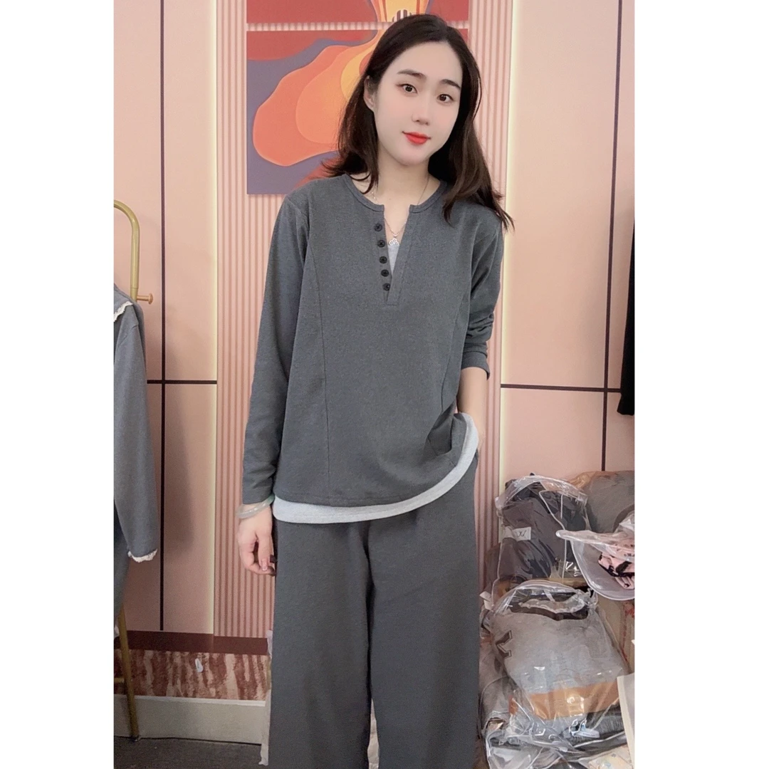 睡衣女冬季新款阳离子德绒时尚洋气休闲运动家居服（V领拼接）