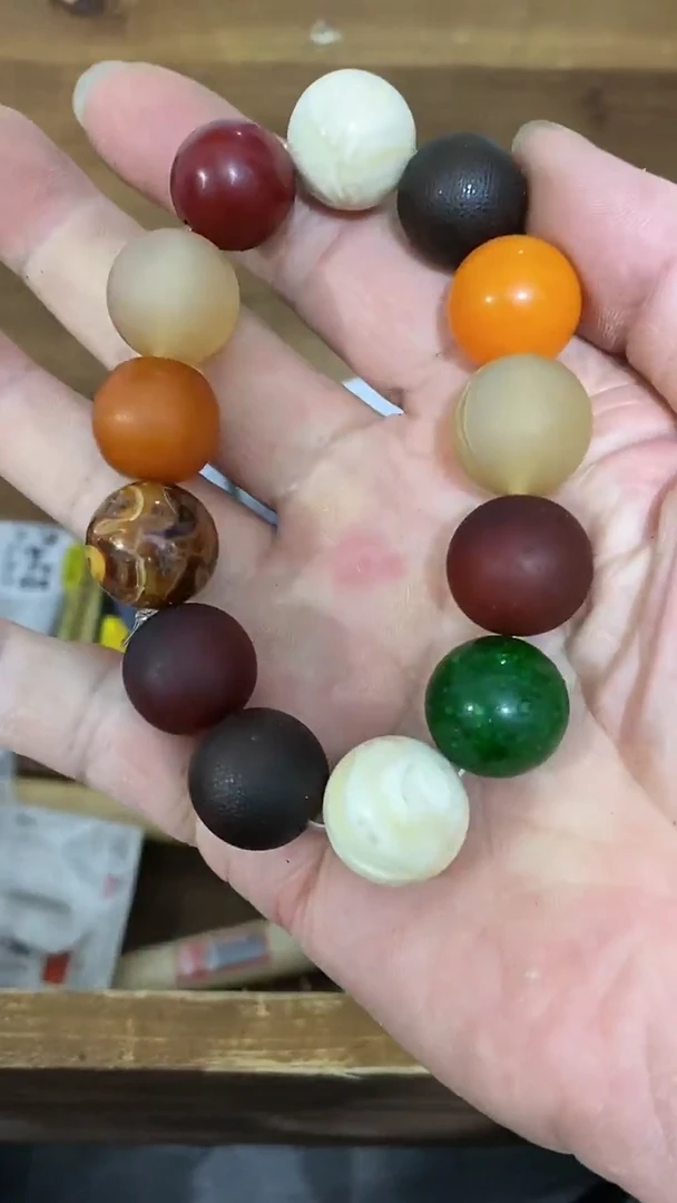 【闪购商品】瓷片闪购商品,如图所示。