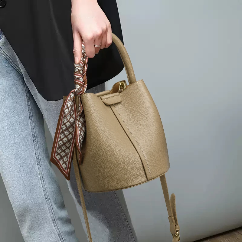 高级感包包女2025新款质感小众斜挎包超软百搭时尚手提水桶包