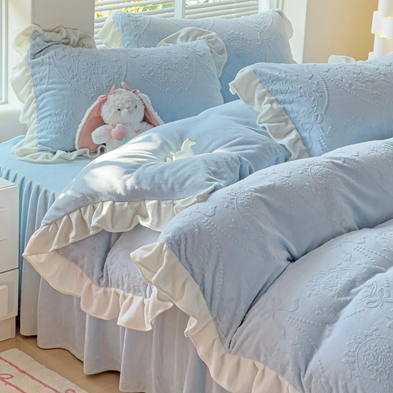冬季加厚雕花牛奶绒四件套公主风床裙花边款加绒被套罩床品三件套