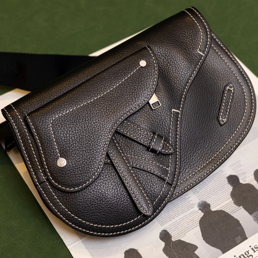 99新 DIOR/迪奥 Saddle系列全皮颗粒纹马鞍包