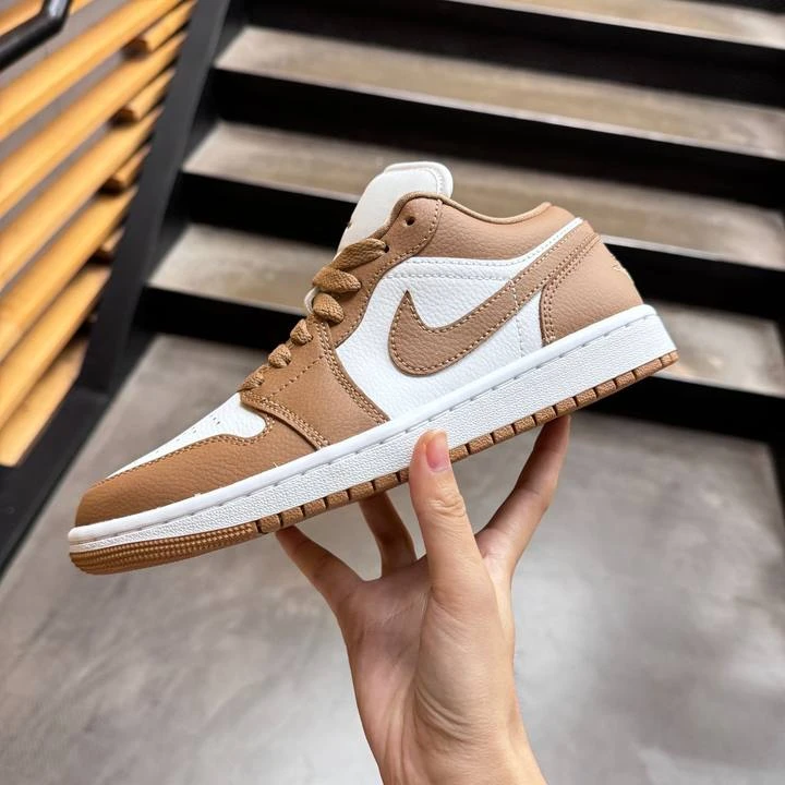 NIKE/耐克女子AIR AJ1 LOW雅丹风休闲鞋DC0774-202