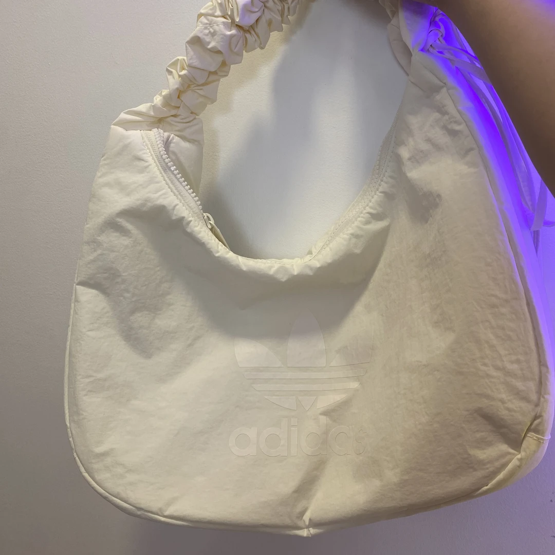 adidas/阿迪达斯三叶女子单肩包云朵包JX9242