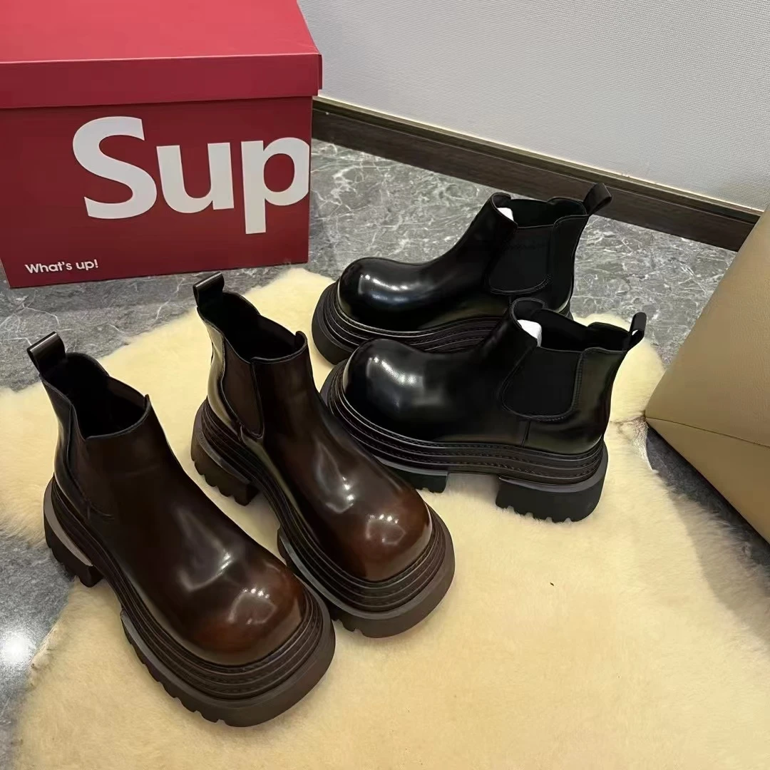 广州欧货[七七家]冬季加绒真皮擦色8厘米时尚百搭马丁靴5817-13