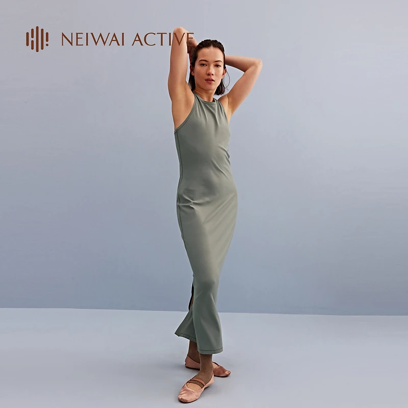 NEIWAI ACTIVE慕斯后开衩背心连衣裙舒适轻弹女士日常运动长裙