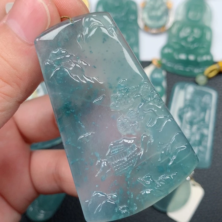 翡翠颈饰未镶嵌翡翠