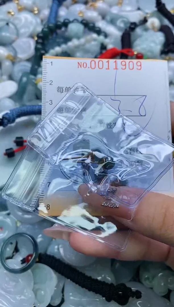 【闪购商品】翡翠颈饰未镶嵌闪购00011909多样性发其一