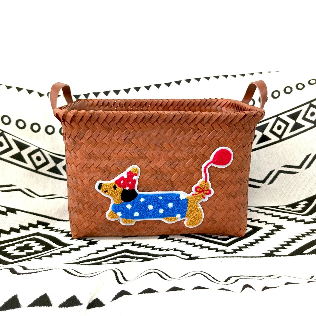 美式腊肠狗新款手工编织收纳筐脏衣服篮网红款仿藤PP玩具零食筐