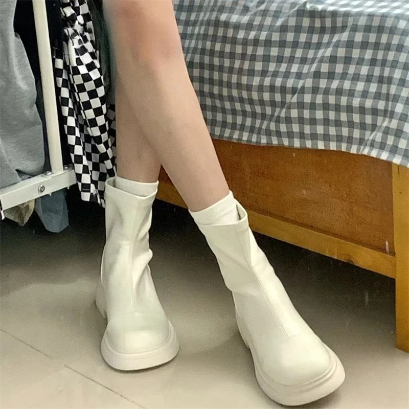 2025马丁靴女秋季新款英伦风时尚百搭小个子厚底粗跟皮短靴高级感