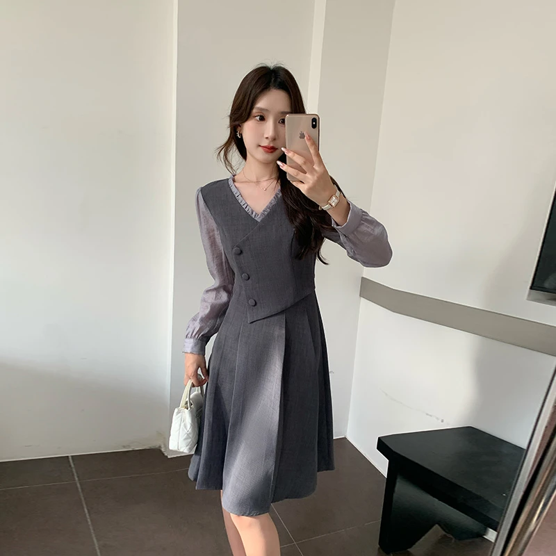 现货奢姿2025年新款大码女装V领荷叶裙子胖妹妹温柔假两件连衣裙