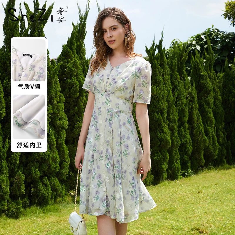 奢姿2025夏季新款胖妹妹大码女装小清新气质优雅修身度假风连衣裙