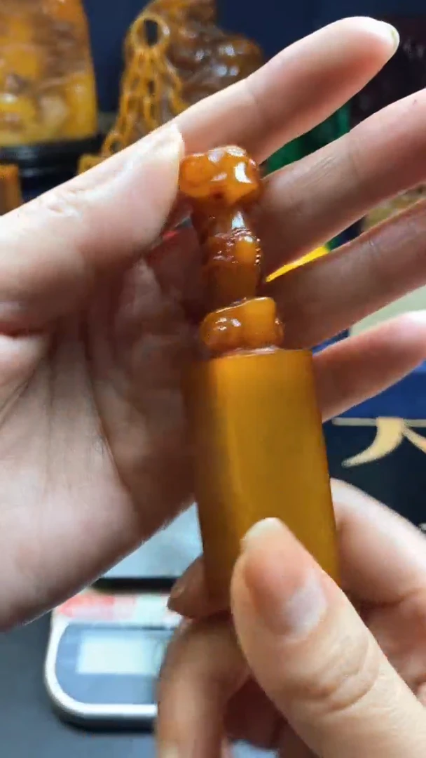 【闪购商品】寿山石印石田黄手拿如意