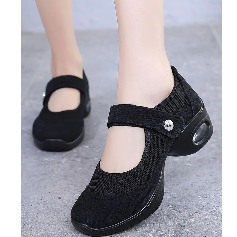 老北京布鞋女新款软底成人舞鞋专业舞蹈鞋中高跟广场舞跳舞鞋舒适