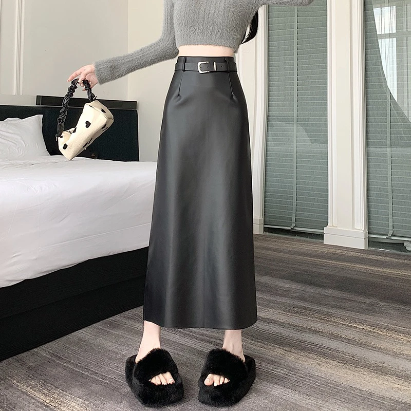 2025pu皮裙显瘦秋季休闲风百搭半身裙春夏黑色长裙高秋冬裙子开叉