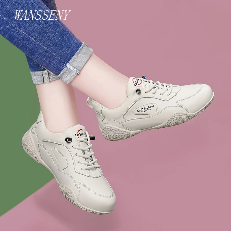 真皮跑步鞋女新款轻奢秋冬旅游鞋平底休闲鞋软底小白鞋子女士