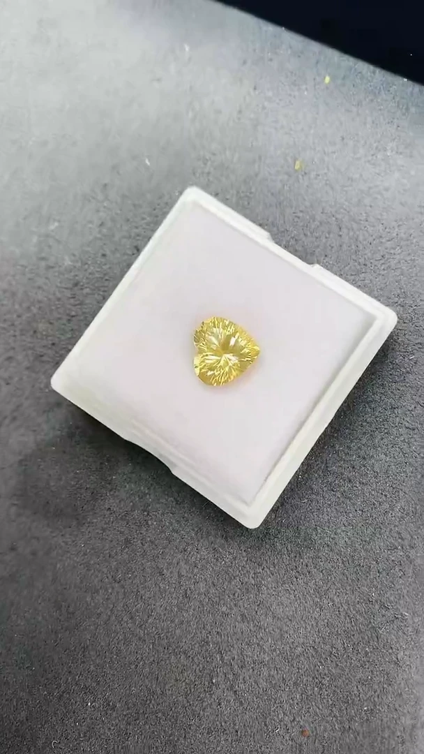 【闪购商品】黄晶笔搁未镶嵌裸石