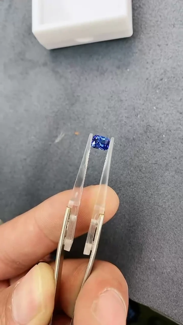 【闪购商品】蓝宝石裸石未镶嵌0.80