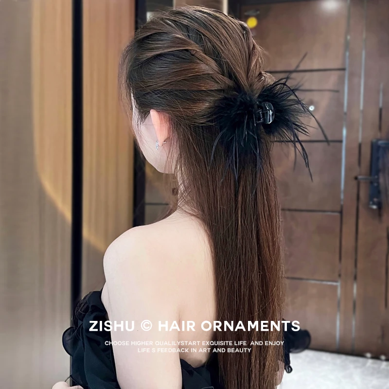 黑色羽毛半扎小抓夹女2025新款高级感毛毛鲨鱼夹后脑勺高马尾发夹