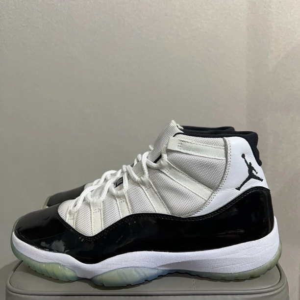 aj11康扣/44码/原盒配件齐/已洗护鉴定/原价2819/售价1199秒