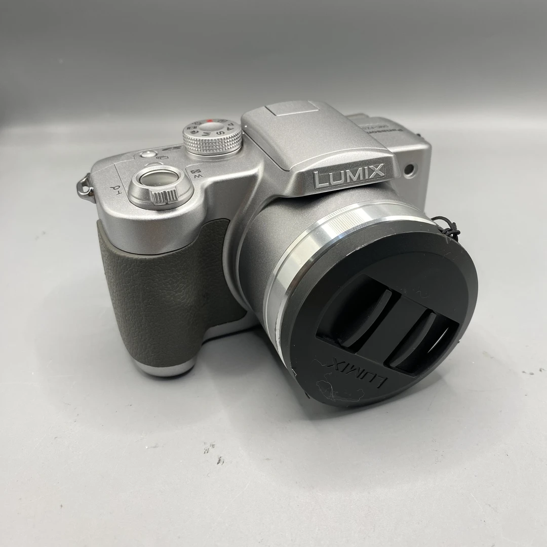 9新 Panasonic/松下 松下fz5 500万像素12倍光学变焦 清透冷白
