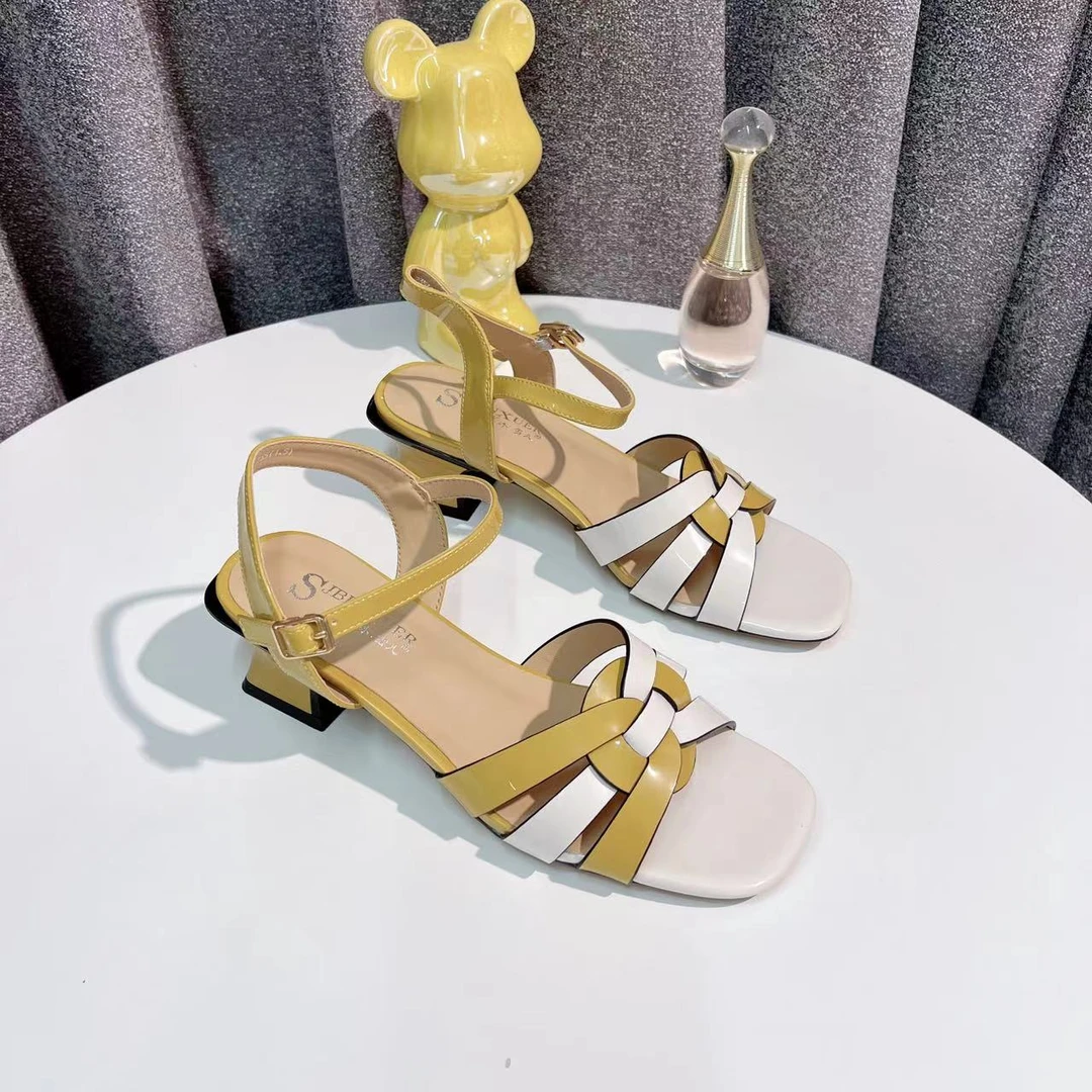 CL8470  米黄  夏季新款一字带粗跟时尚方头女士凉鞋