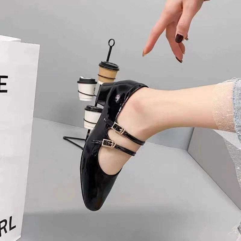 CL8811 黑色 新款时尚百搭圆头粗跟舒适浅口玛丽珍女单鞋