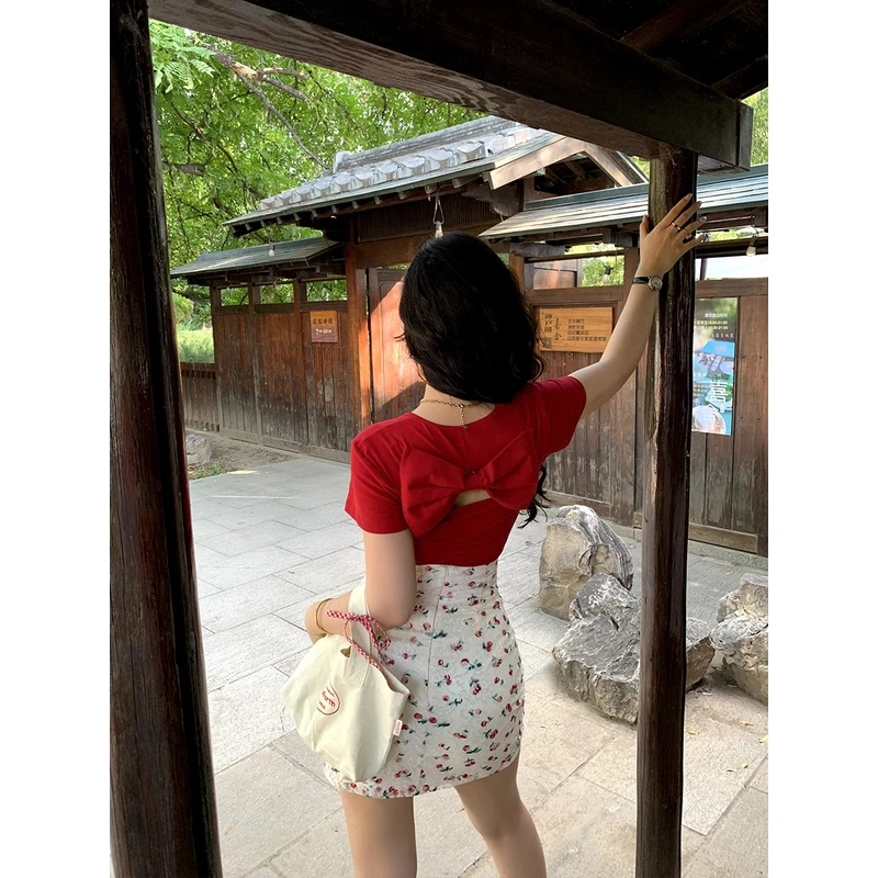 肉装小cherry 风野肆意 微胖方领后背镂空设计感可拆卸蝴蝶结上衣