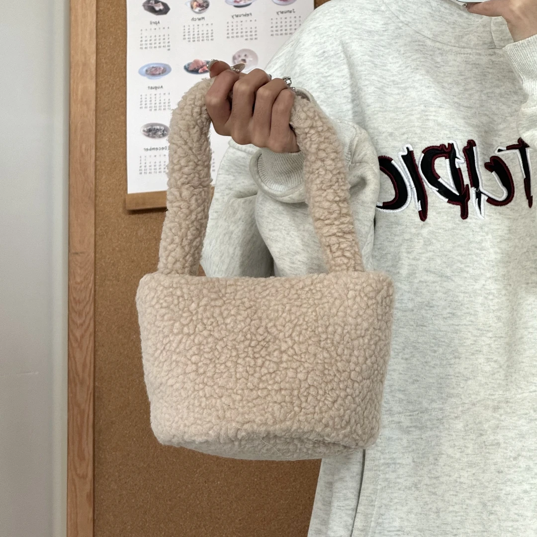 一张同学时尚百搭可爱秋冬毛毛手提水桶包C2212卡其