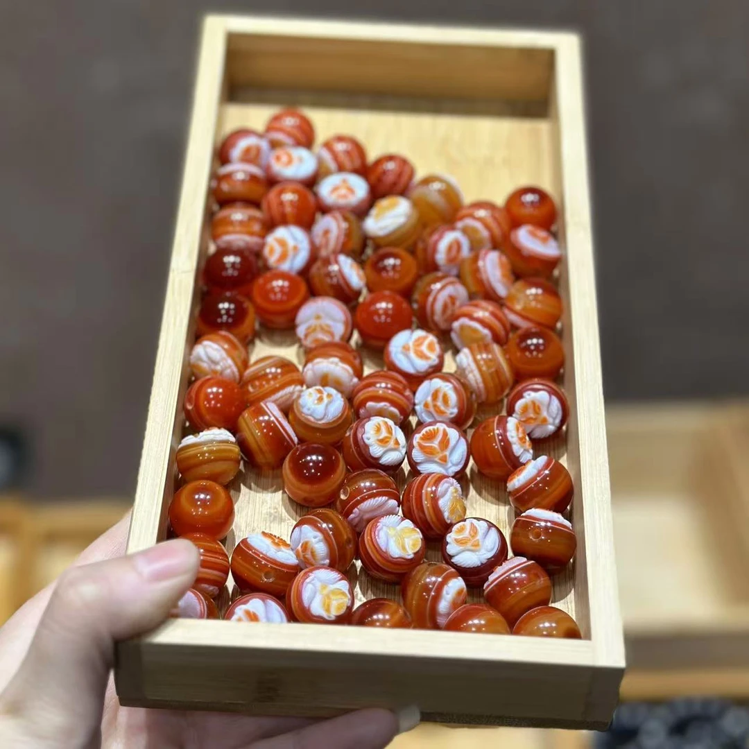 【缪老师严选】YS9950 玛瑙带雕刻圆形吊坠 多样性发其一