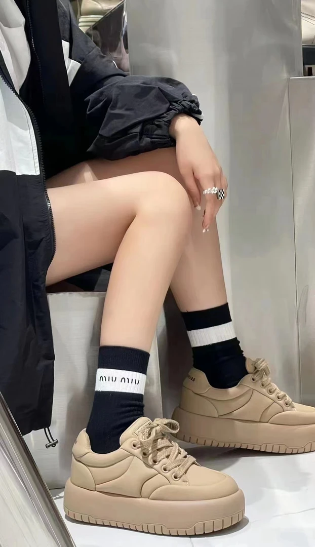 朱朱姐秋冬新款16883加绒休闲鞋韩版纯色系带圆头厚底松糕鞋