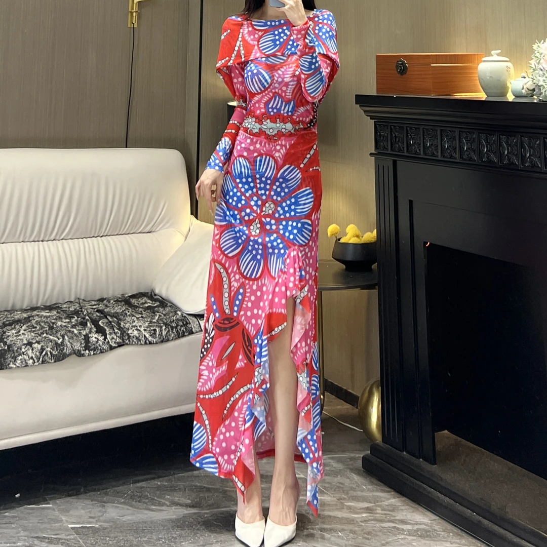 轻奢气质女人味连帽一字领长袖绚丽多彩显瘦修身百搭开叉连衣裙