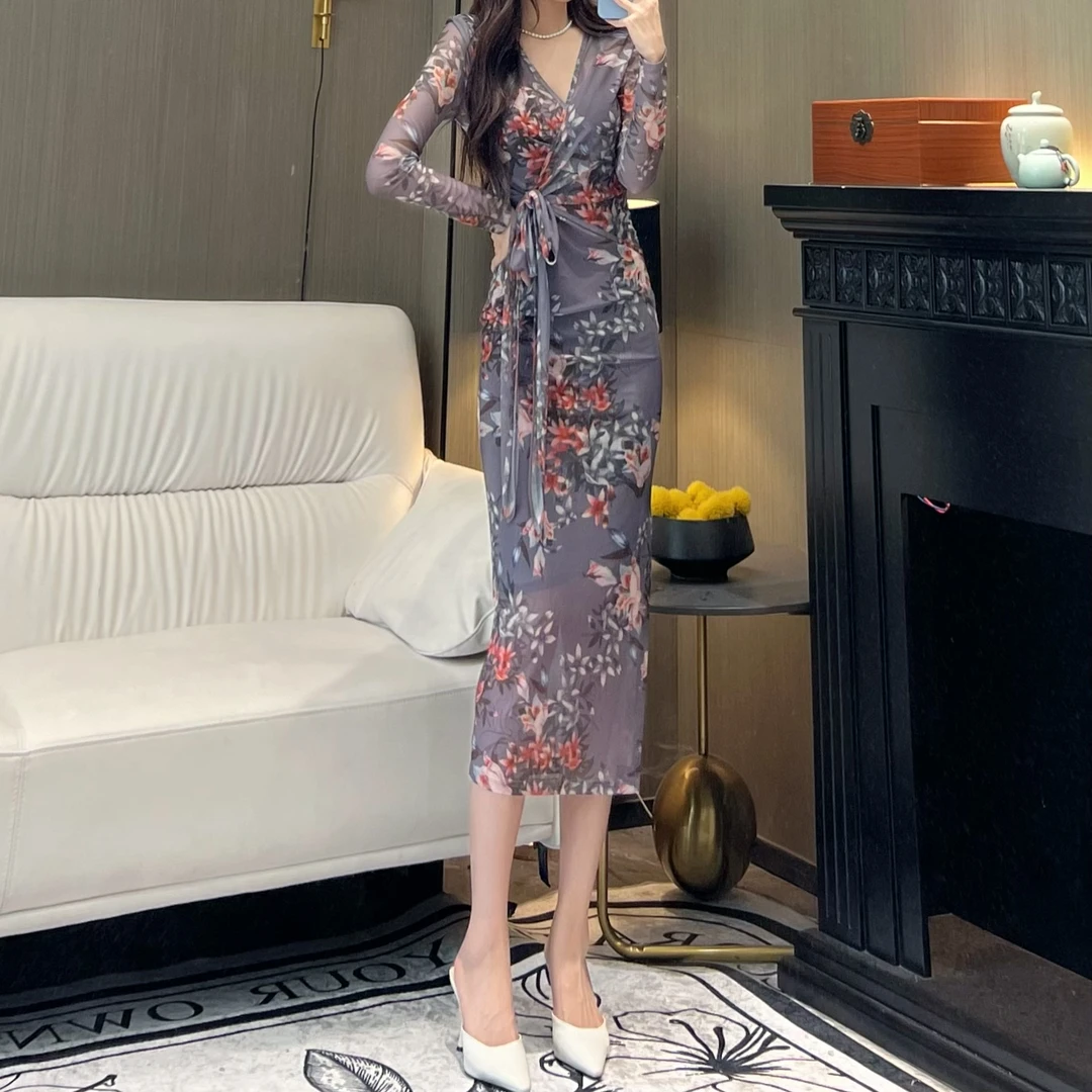 气质女人味轻奢V领绑带长袖流风回雪显瘦包身修身百搭开衩连衣裙