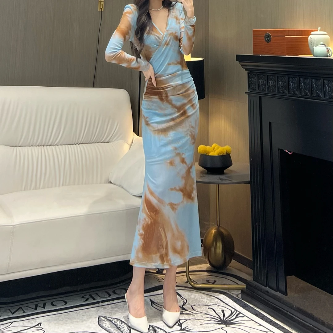 气质女人味轻奢V领长袖青蓝冰水显瘦包身修身时尚百搭鱼尾连衣裙
