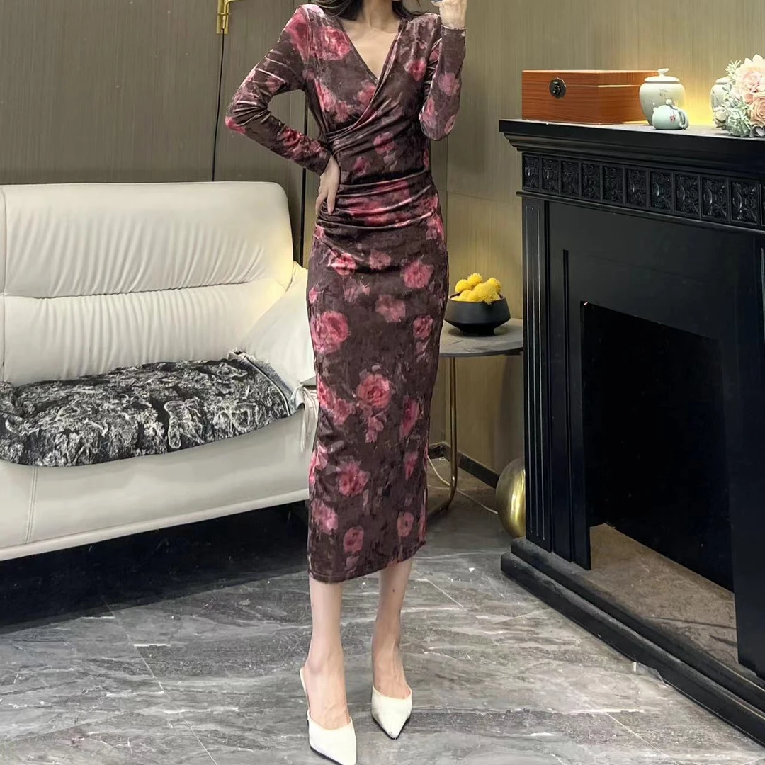 气质女人味轻奢V领长袖丝绒紫霞玫瑰显瘦包身时尚百搭直筒连衣裙