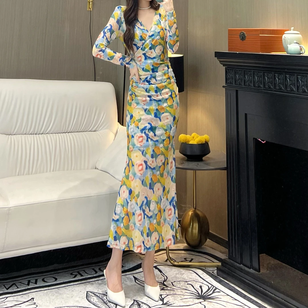 气质女人味轻奢V领长袖花好月圆显瘦包身修身时尚百搭鱼尾连衣裙