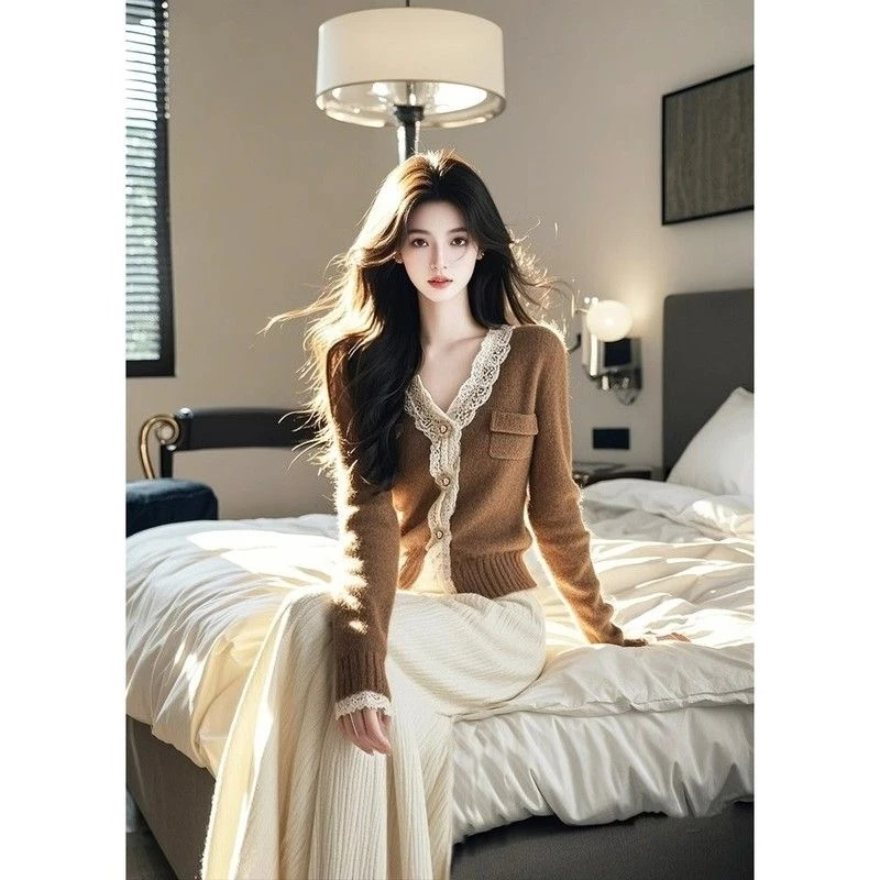 美拉德棕色蕾丝边V领毛衣针织开衫高级感上衣秋冬季女装2025新款