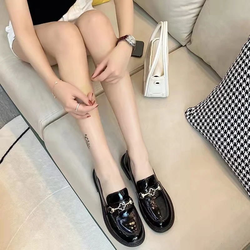 圆头乐福鞋女漆皮亮面英伦风软底一脚蹬 2802