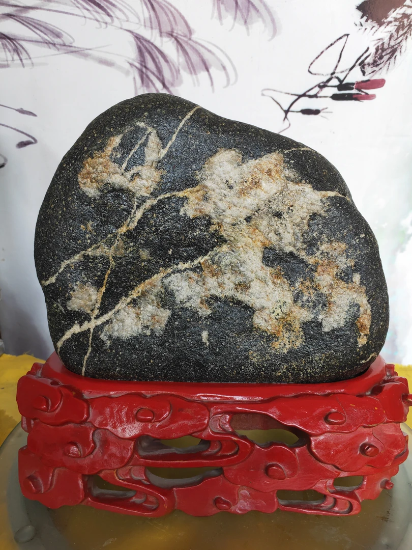 原石可收藏级别，《祥瑞麒麟》重38斤左右