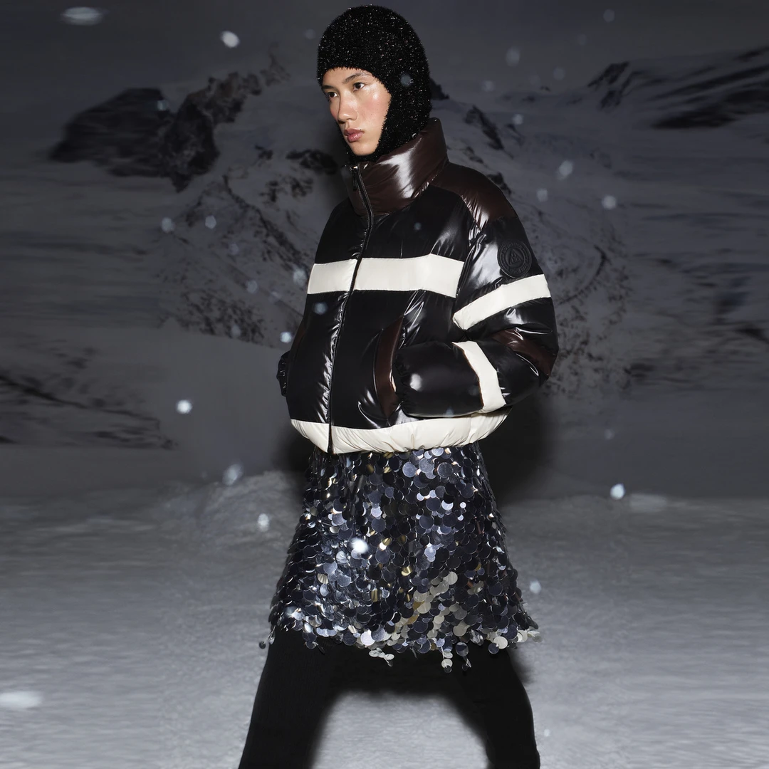 波司登鹅绒2024冬季新款女短泡芙联名时尚休闲潮流百搭羽绒服外套