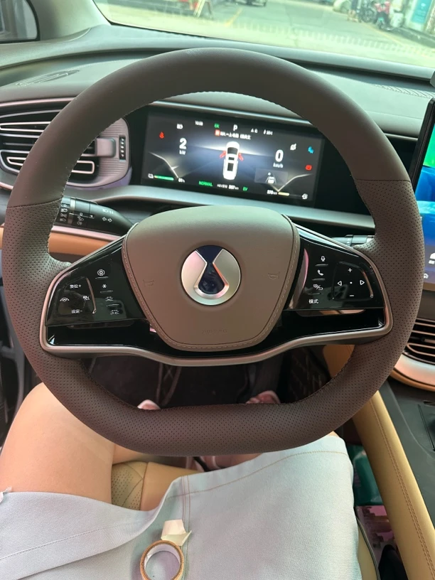 腾势系列～抗菌纳帕皮手缝把套