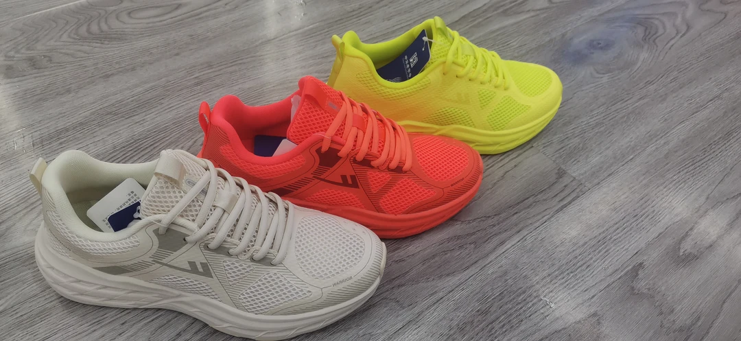 时尚碳板鞋，支撑稳定性好！