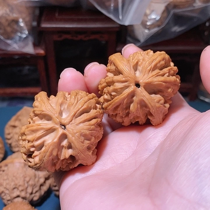【闪购商品】文玩核桃把件40大沽石