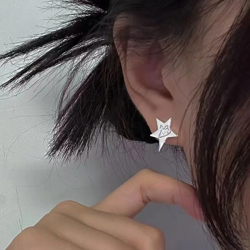 铜合金亚克力耳饰 星星兔子耳钉新款独特小众设计感高级耳饰