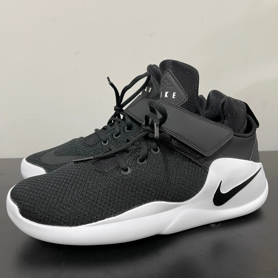 44.5码/Nike Kwazi 回到未来黑白球鞋/95新/无原盒/公价909