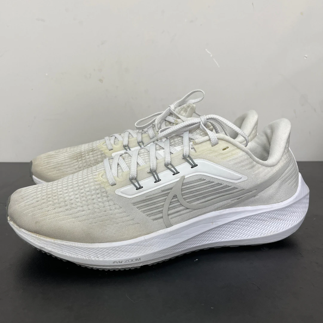 贰/44.5码/Nike 飞马39白灰跑鞋中古球鞋/9新/无原盒/公价621