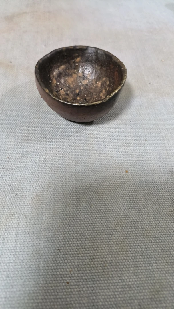 手捻山土小容量浮世雕杯子