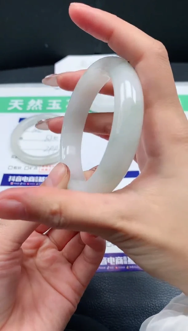 【闪购商品】石英质玉手镯未镶嵌17A187-58