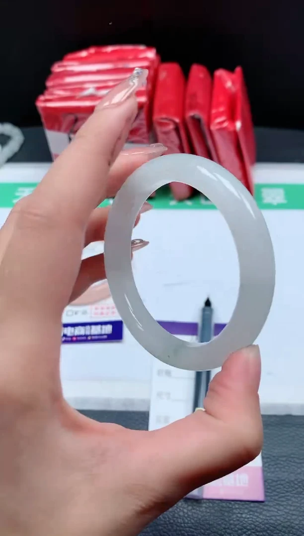 【闪购商品】石英质玉手镯未镶嵌15A155-54