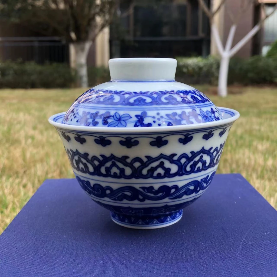 《青花柴窑宝相纹盖碗》